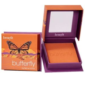 WANDERful World Silky-Soft Powder Blush